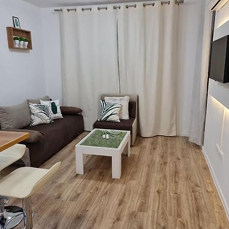 Appartamento Little Treasure By The Sea Pomorie Esterno foto