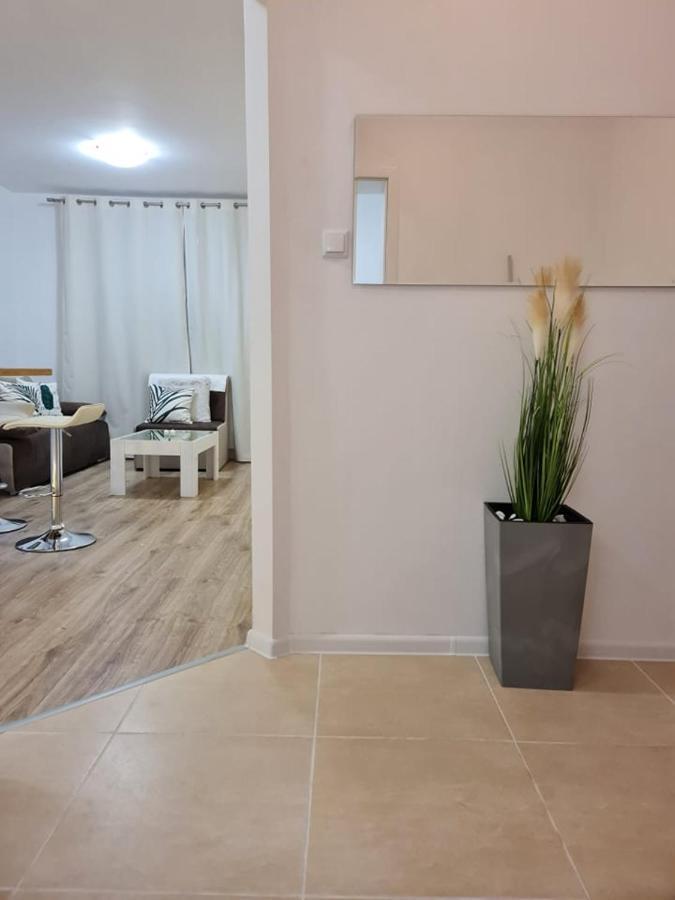 Appartamento Little Treasure By The Sea Pomorie Esterno foto