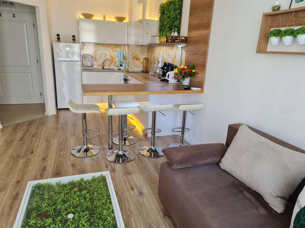 Appartamento Little Treasure By The Sea Pomorie Esterno foto